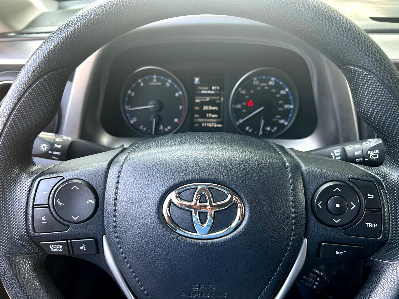 2017 Toyota RAV4 LE photo 14