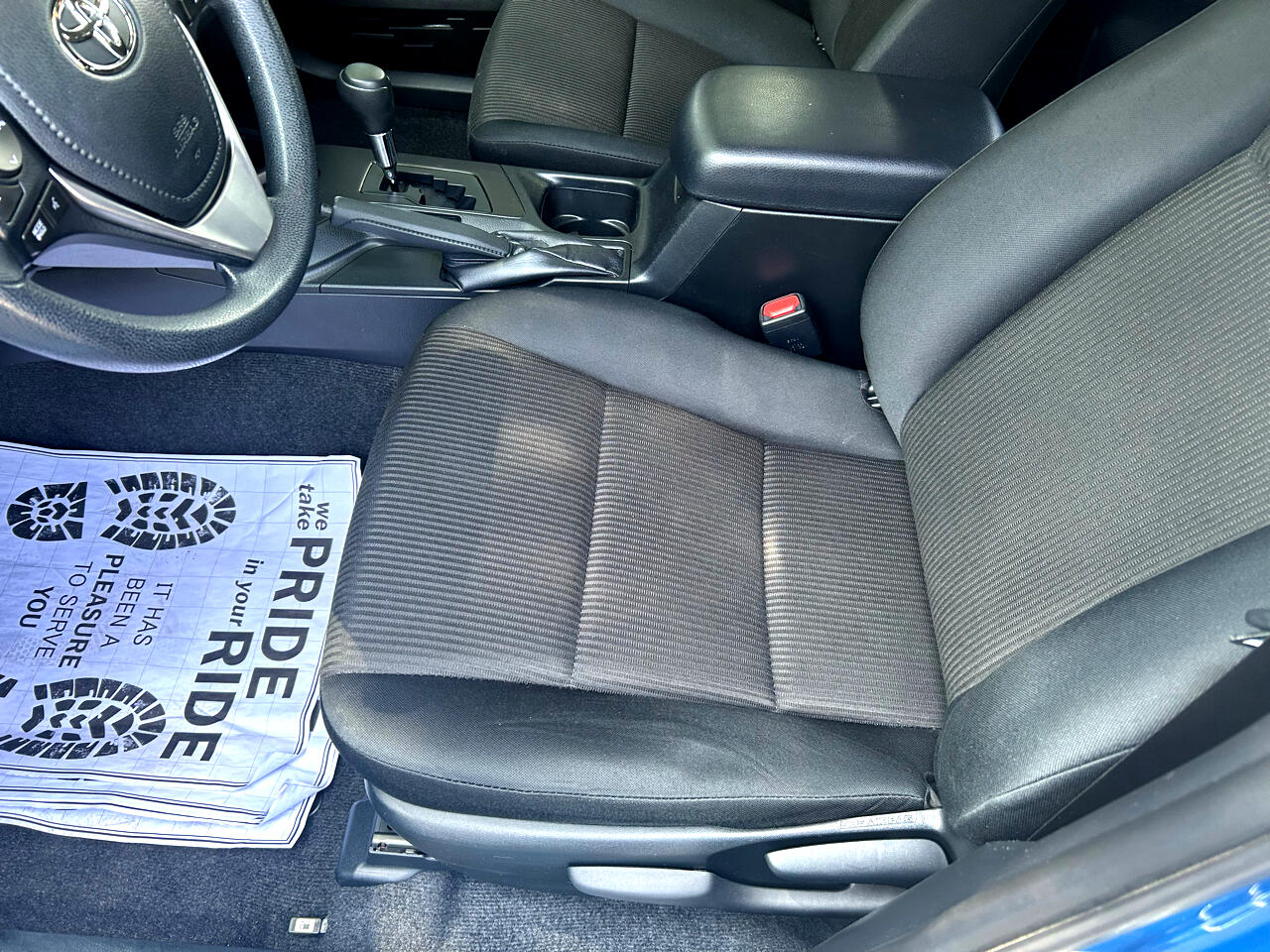 2017 Toyota RAV4 LE photo 19