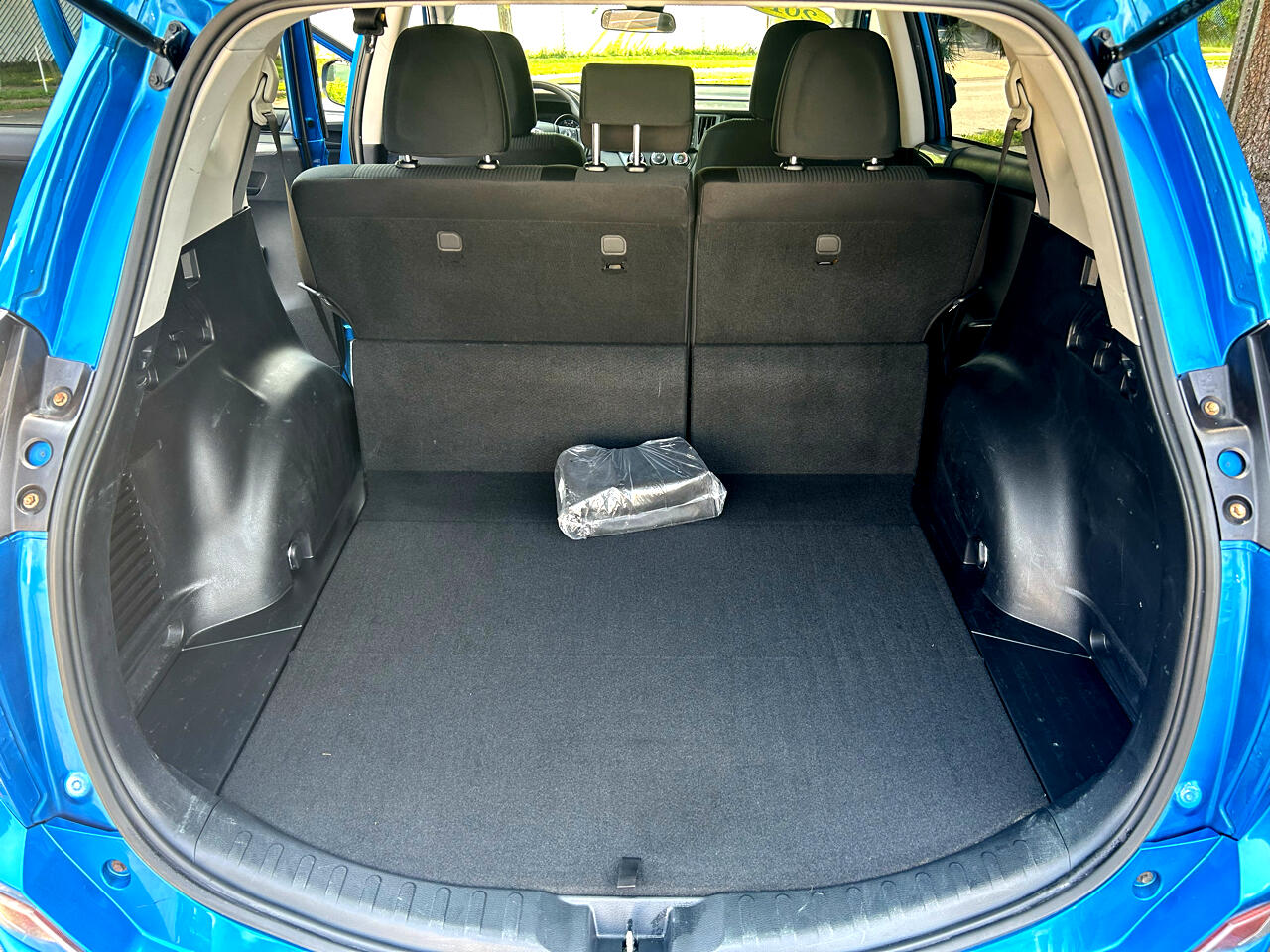 2017 Toyota RAV4 LE photo 22