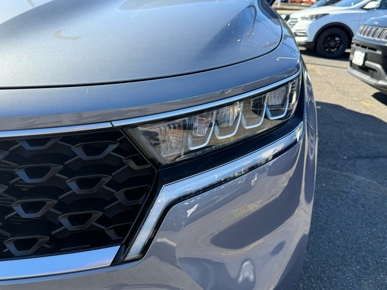 2021 Kia Sorento LX photo 2