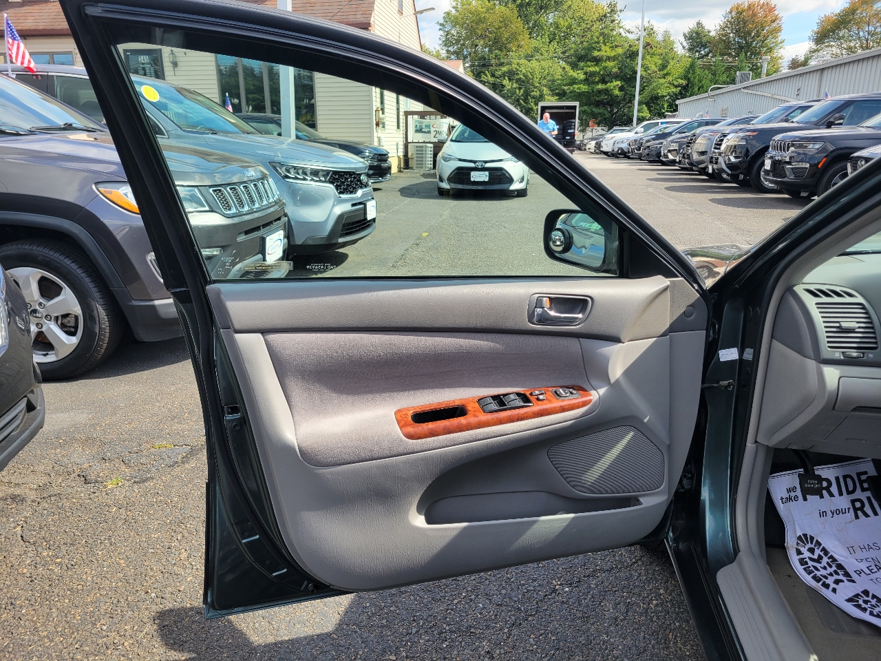 2003 Toyota Camry XLE photo 11