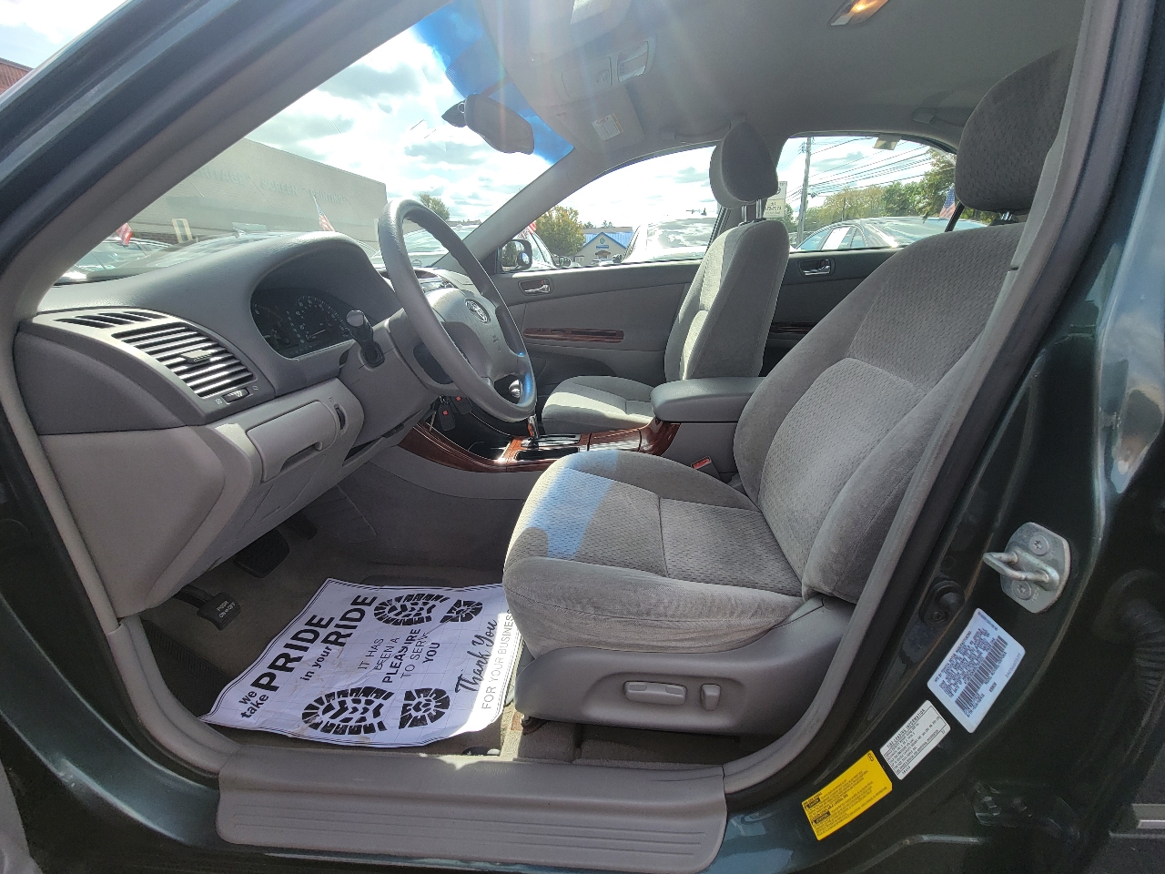 2003 Toyota Camry XLE photo 13