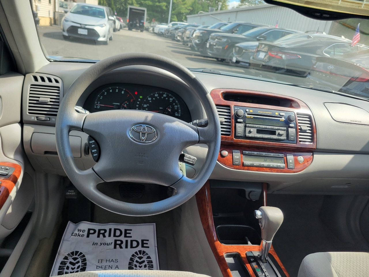 2003 Toyota Camry XLE photo 14