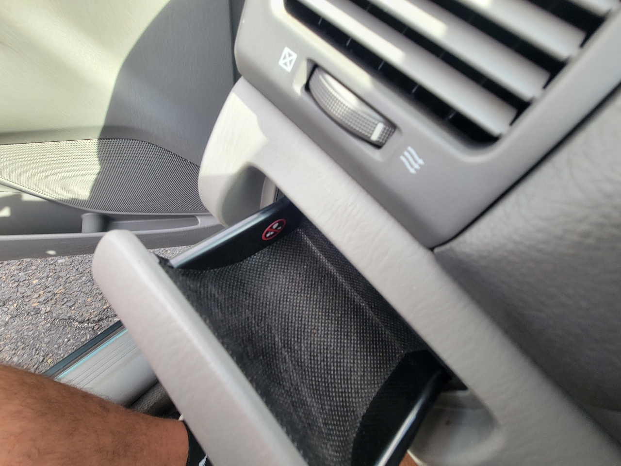 2003 Toyota Camry XLE photo 16