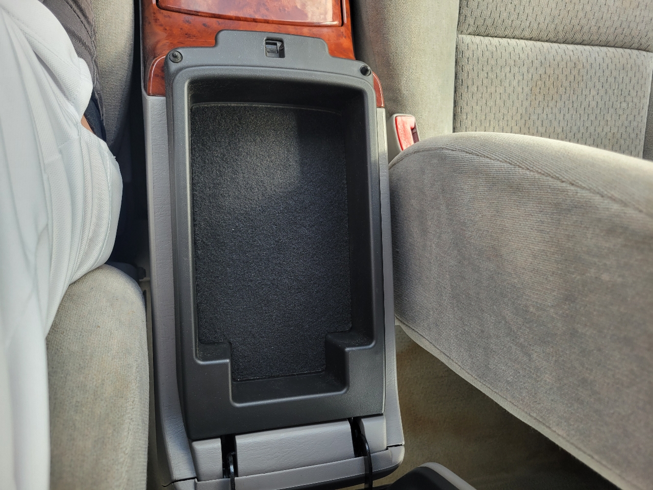 2003 Toyota Camry XLE photo 25