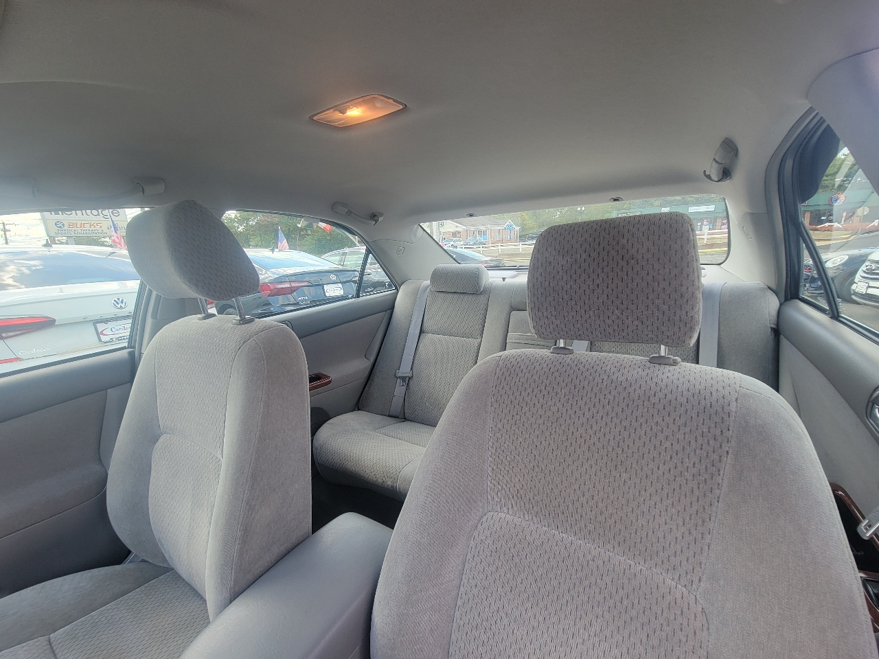 2003 Toyota Camry XLE photo 32