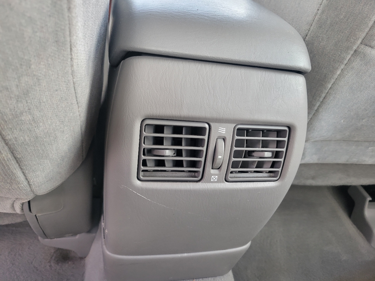 2003 Toyota Camry XLE photo 38