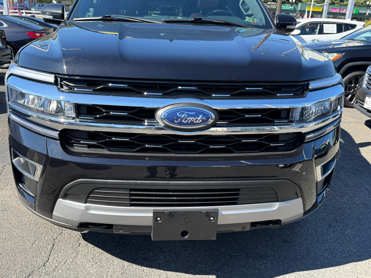2023 Ford Expedition MAX Limited photo 3