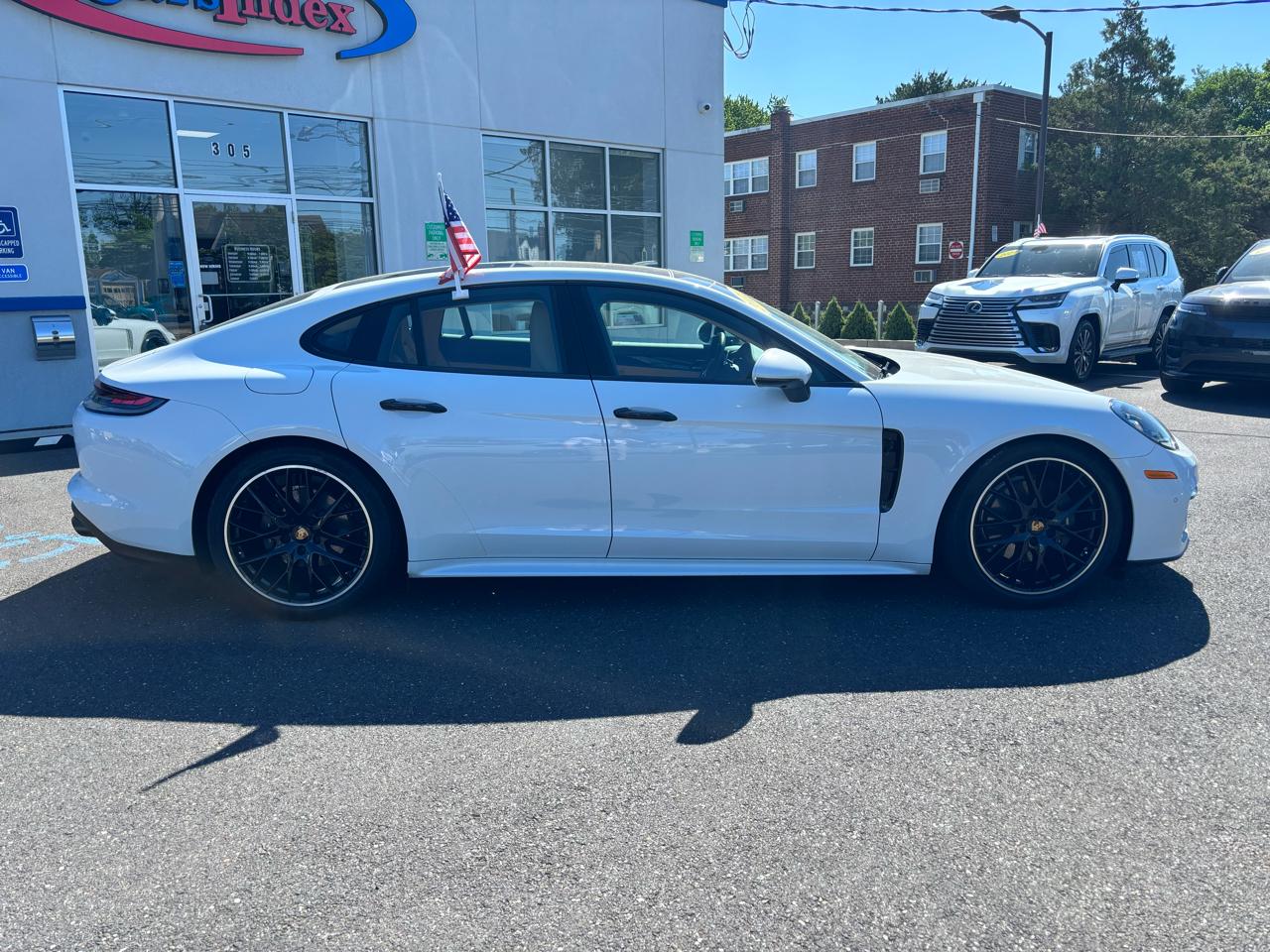 Porsche Panamera RWD 2022