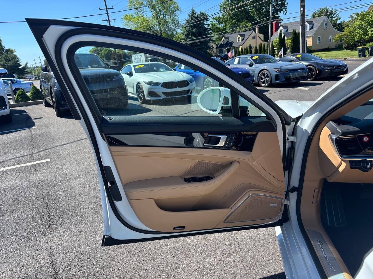 Porsche Panamera RWD 2022