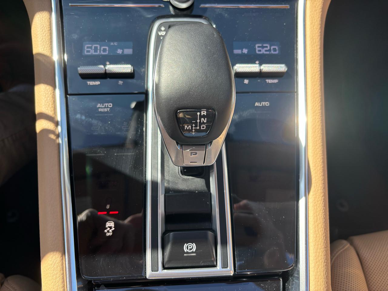 Porsche Panamera RWD 2022