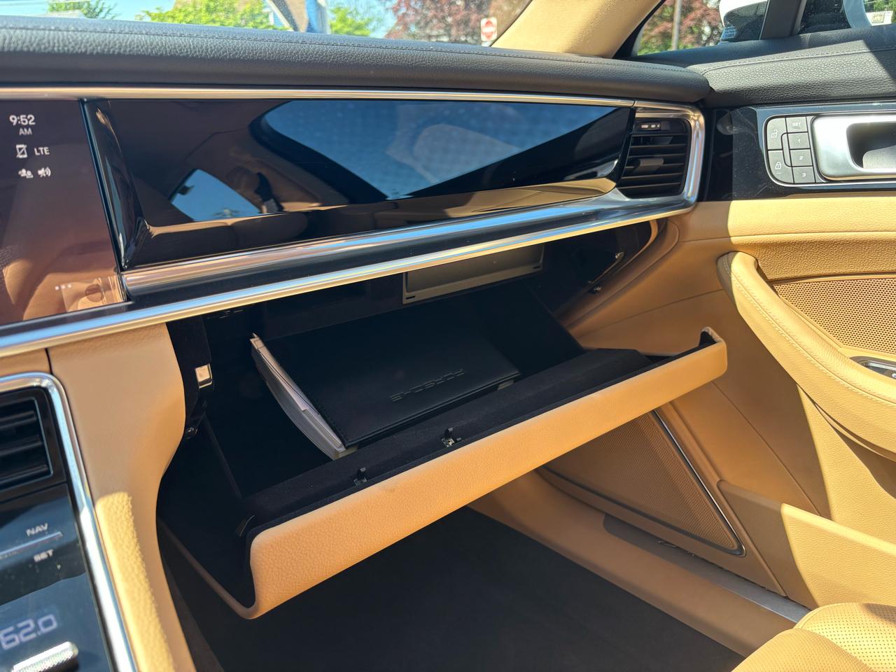 Porsche Panamera RWD 2022