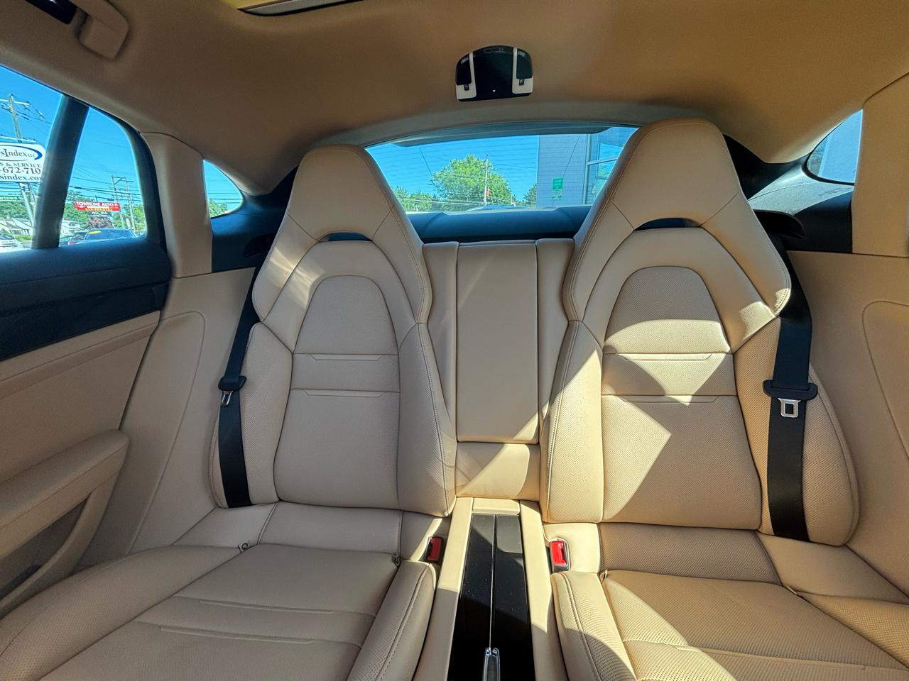 Porsche Panamera RWD 2022