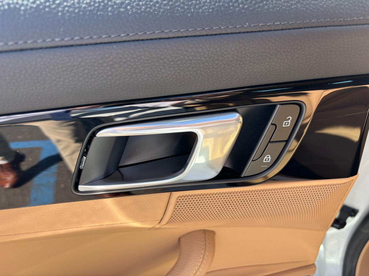 Porsche Panamera RWD 2022