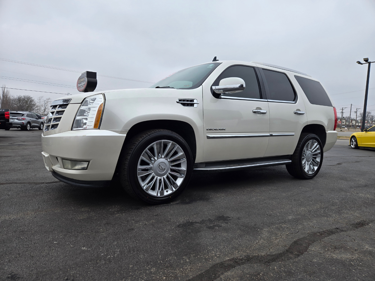 Cadillac Escalade AWD 4dr Luxury 2012