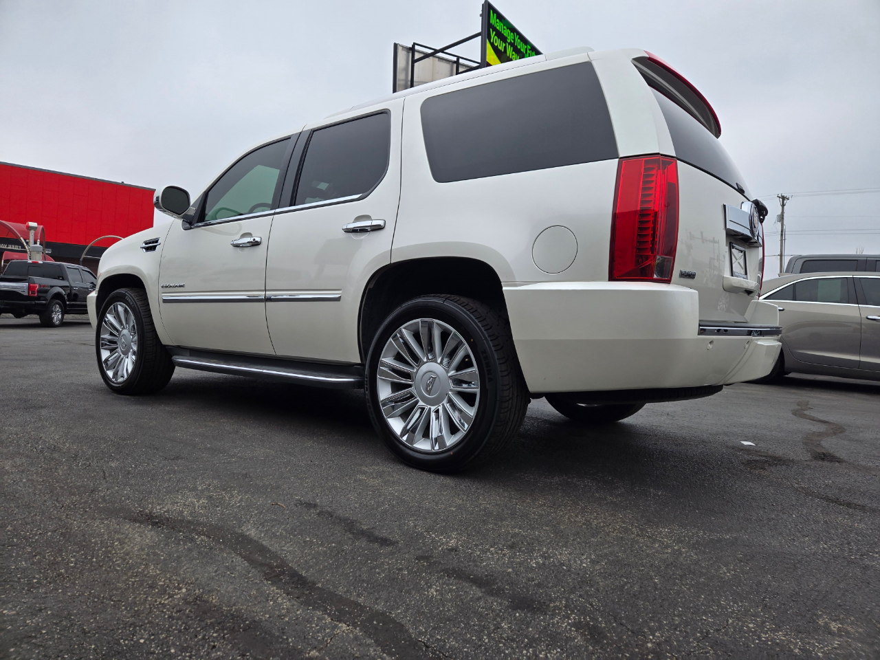 Cadillac Escalade AWD 4dr Luxury 2012
