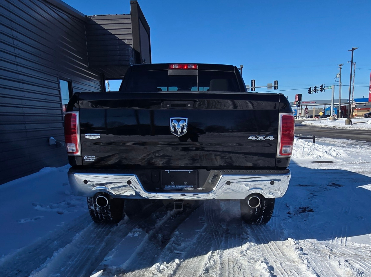 RAM 1500 4WD Crew Cab 140.5" Laramie 2013
