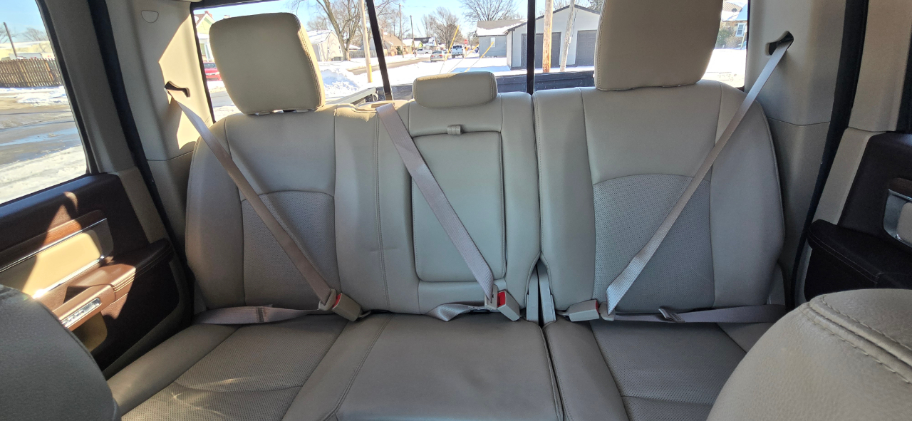 RAM 1500 4WD Crew Cab 140.5" Laramie 2013