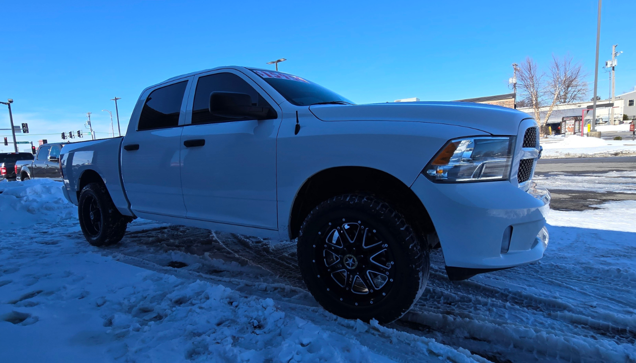 RAM 1500 4WD Crew Cab 140.5" Express 2014
