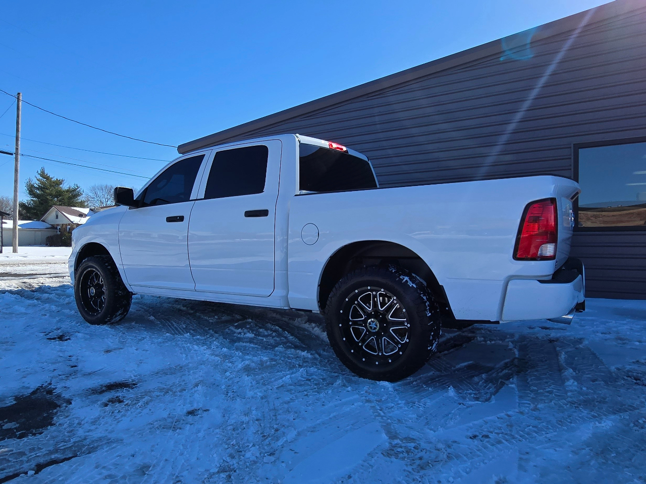 RAM 1500 4WD Crew Cab 140.5" Express 2014