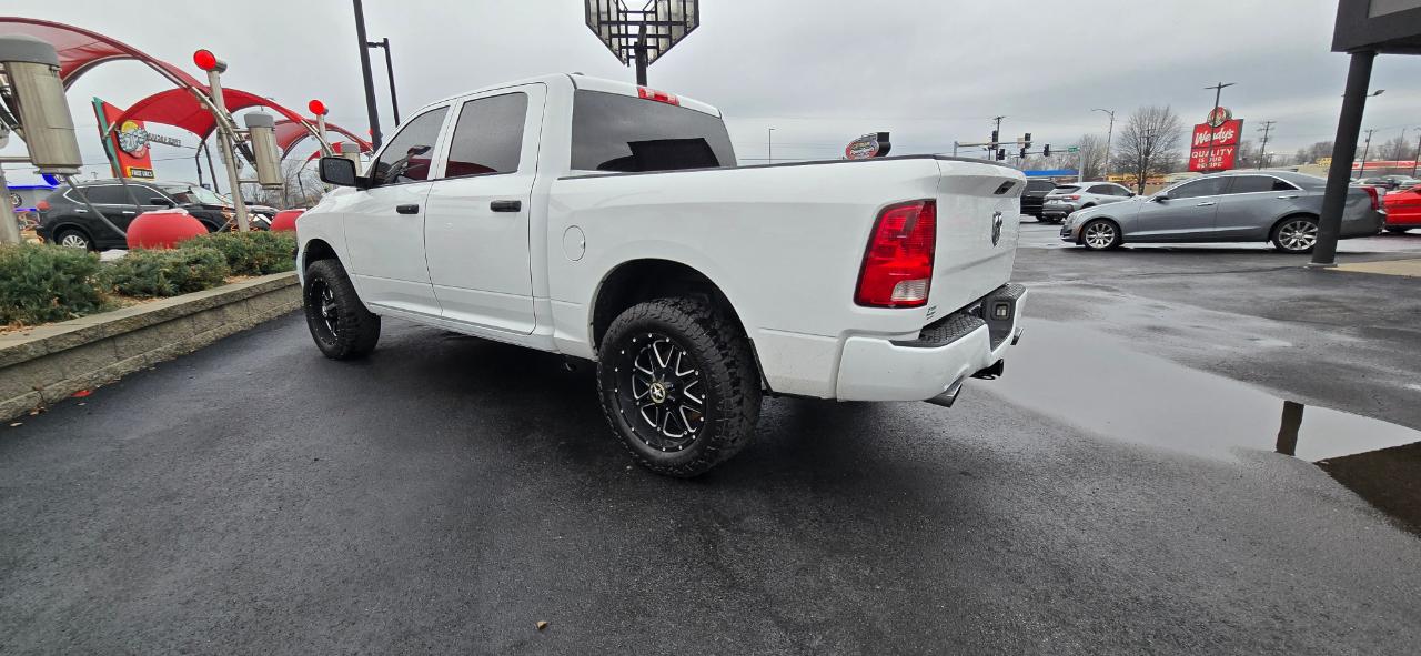 RAM 1500 4WD Crew Cab 140.5" Express 2014