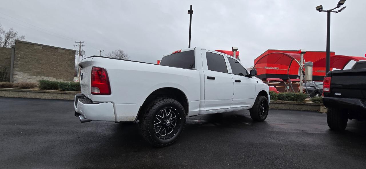 RAM 1500 4WD Crew Cab 140.5" Express 2014