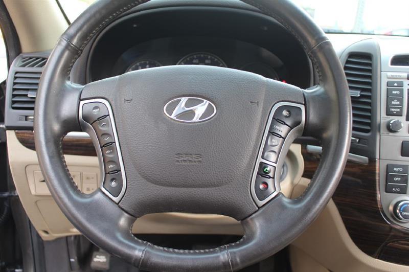 Hyundai Santa Fe  2012