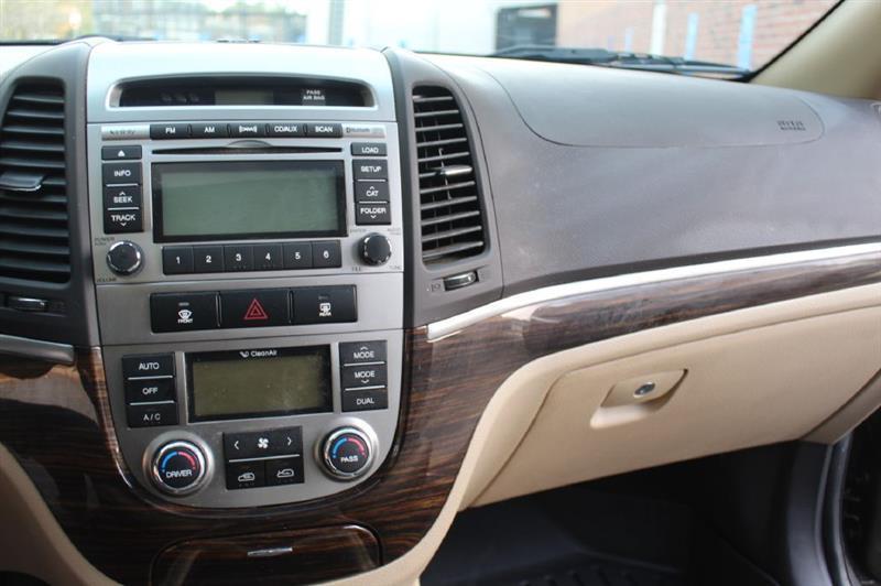 Hyundai Santa Fe  2012