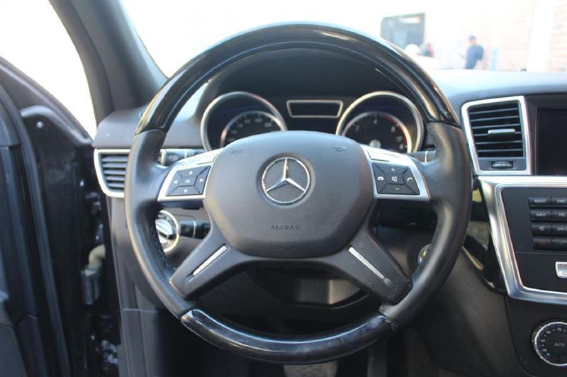 Mercedes-Benz M-Class photo 16
