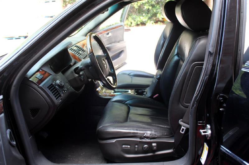 Cadillac DTS  2006 Cadillac DTS  2006