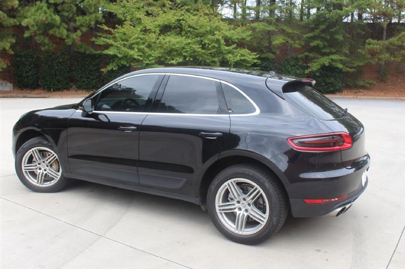 2016 Porsche Macan S photo 2