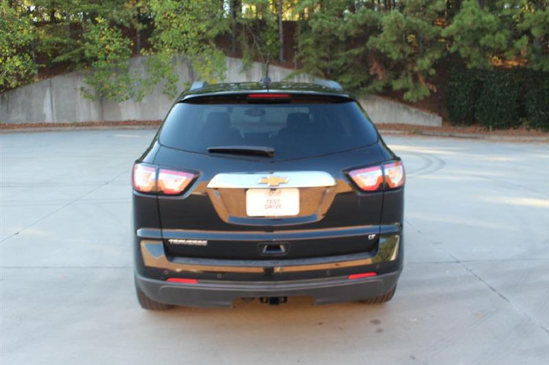 2017 Chevrolet Traverse 1LT photo 4