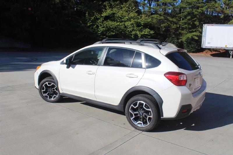 2016 Subaru Crosstrek Premium photo 2