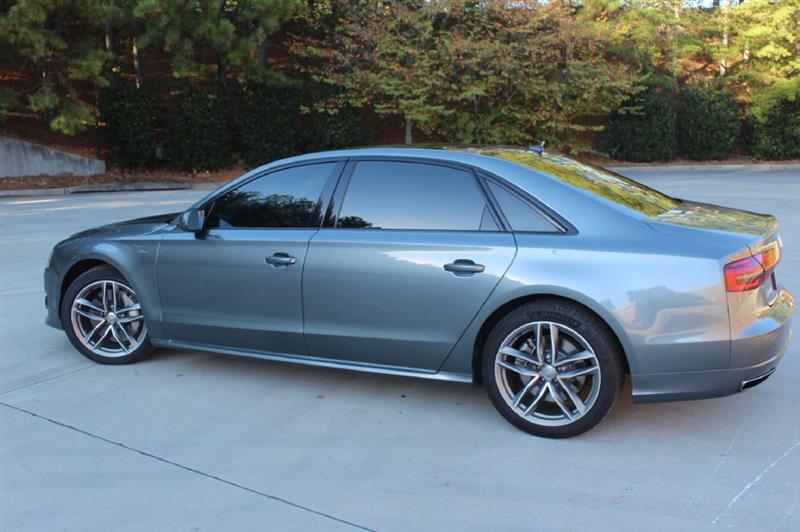 Audi A8  2017 Audi A8  2017