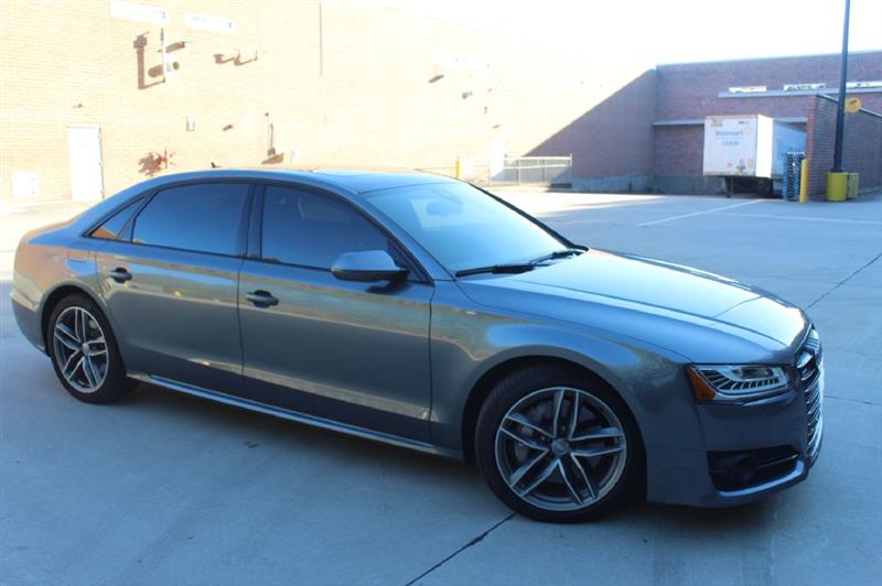 Audi A8  2017 Audi A8  2017