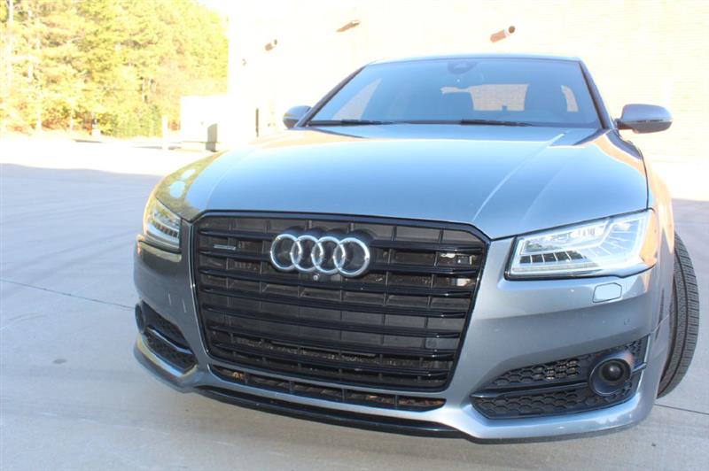 Audi A8  2017 Audi A8  2017