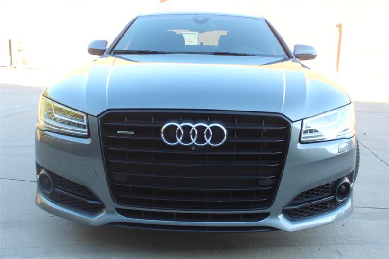 Audi A8  2017 Audi A8  2017