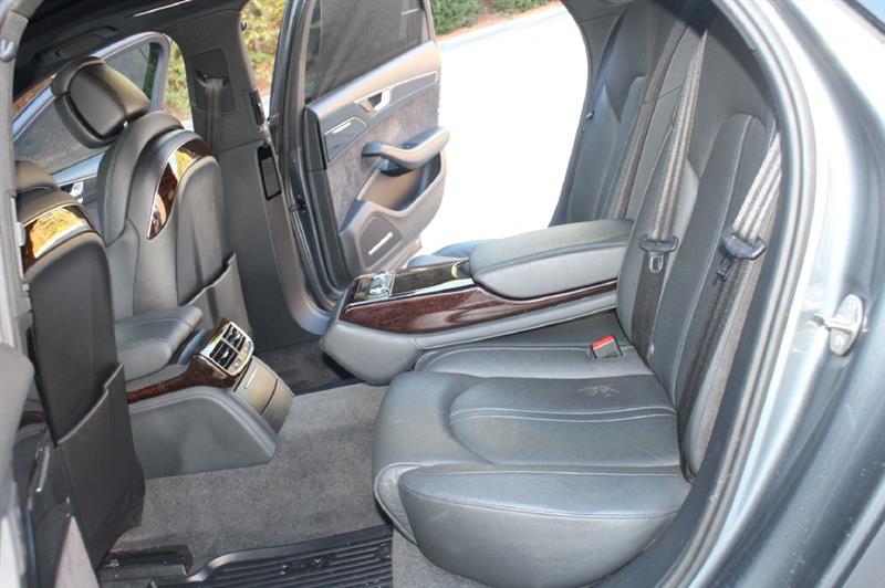 Audi A8  2017 Audi A8  2017