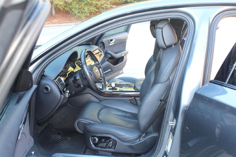 Audi A8  2017 Audi A8  2017