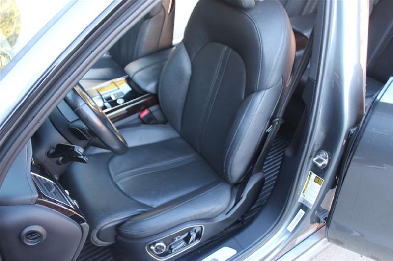 Audi A8  2017 Audi A8  2017