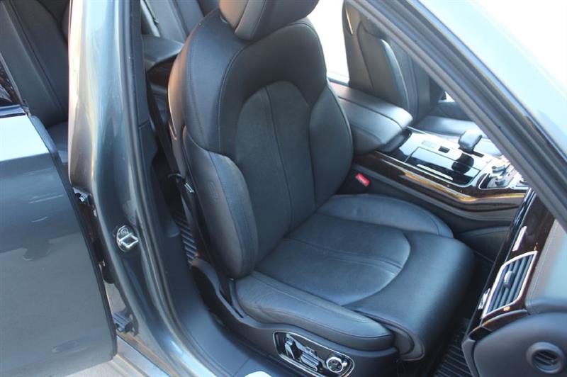 Audi A8  2017 Audi A8  2017