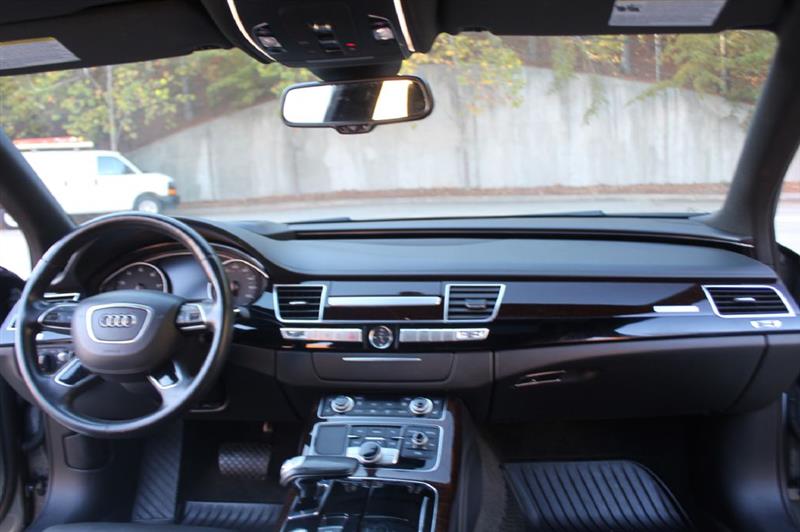 Audi A8  2017 Audi A8  2017