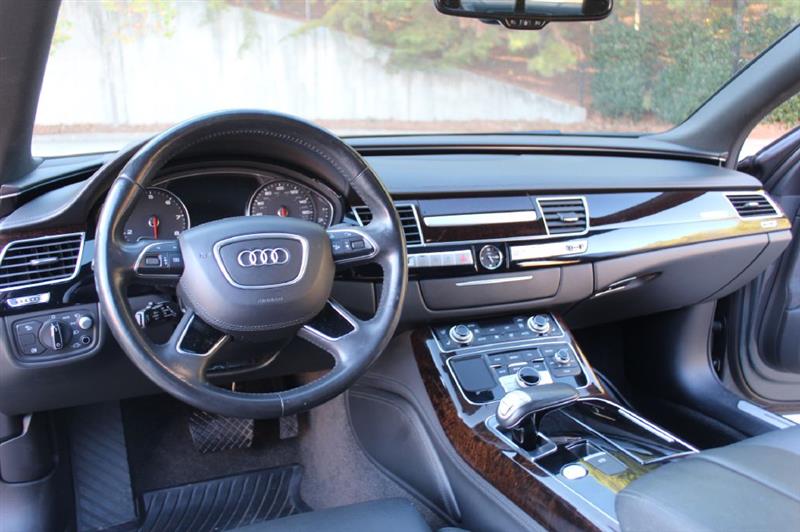 Audi A8  2017 Audi A8  2017