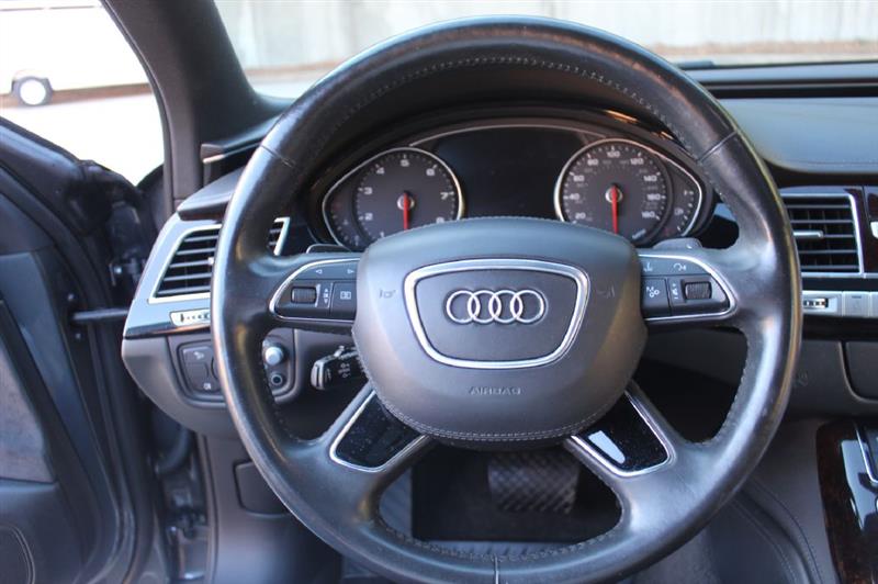 Audi A8  2017 Audi A8  2017