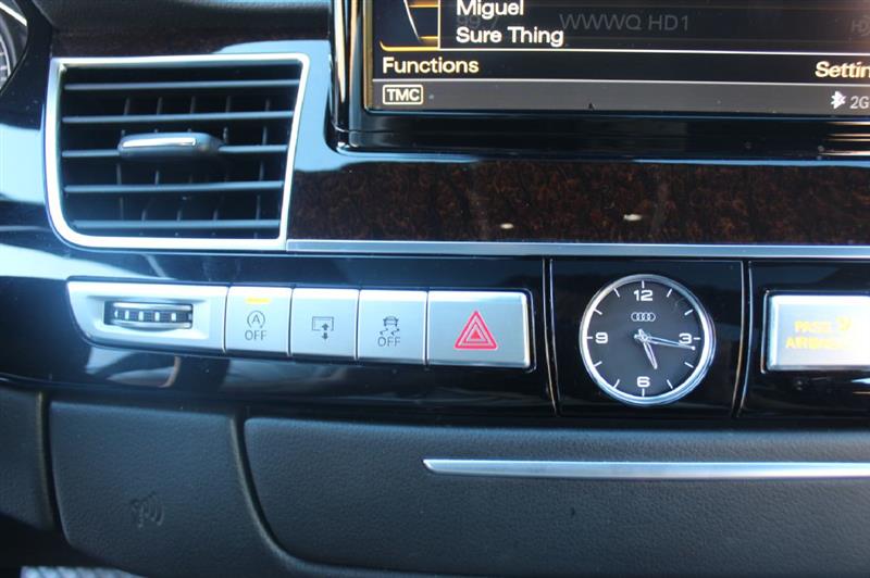 Audi A8  2017 Audi A8  2017