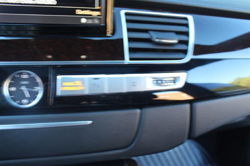 Audi A8  2017 Audi A8  2017