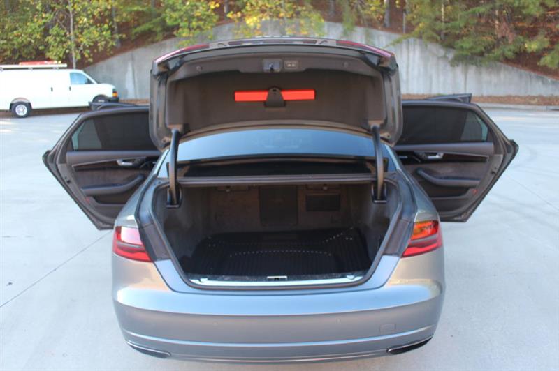 Audi A8  2017 Audi A8  2017