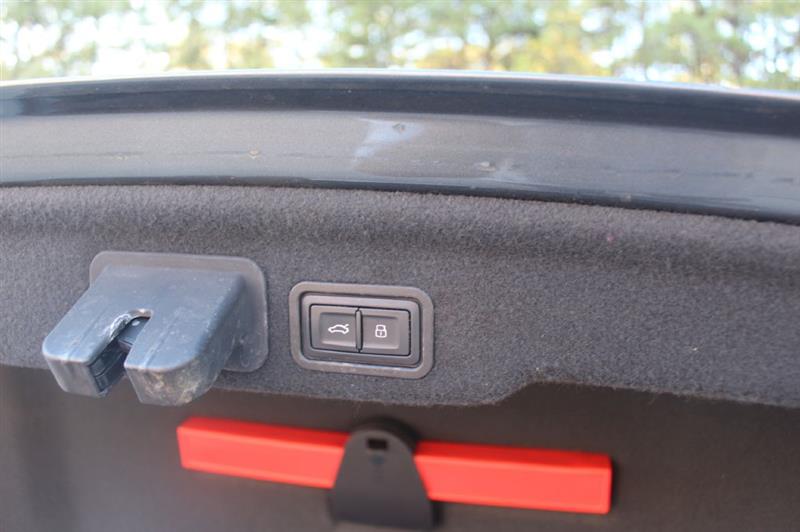 Audi A8  2017 Audi A8  2017