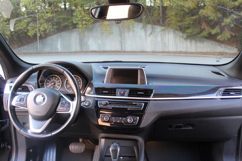 BMW X1  2017 BMW X1  2017