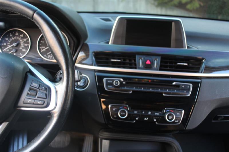 BMW X1  2017 BMW X1  2017